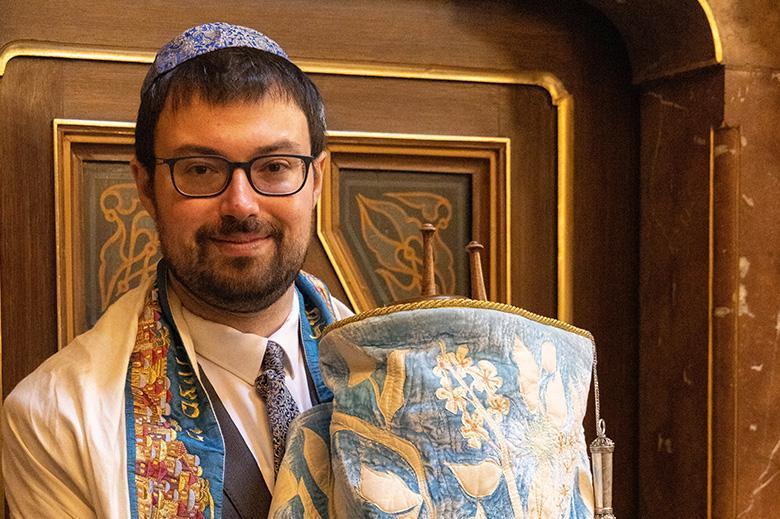 Knihu Mazal tov! psal člověk se zapálením pro věc. Rabín David Maxa vysvětluje, jak se do tradičního judaismu dostává pokrok a progrese