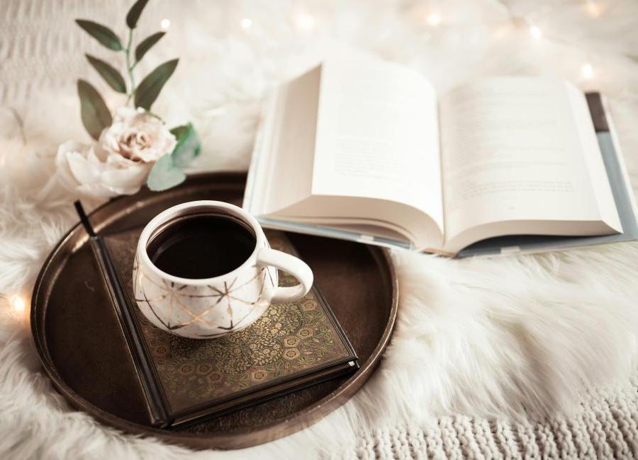 Z obrazovky rovnou do srdce čtenářů: slavné tváře píší knihy, které vás pohltí