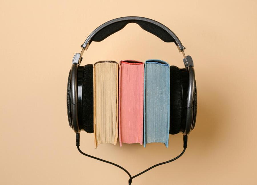 11 audioknih, které vás pohltí: Od temných zločinů po magii, ze které mrazí